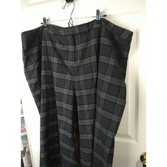 Lane Bryant Women 28S Grey Plaid Wide Leg Pockets Flat Front Dress Pant - Picture 2 of 11